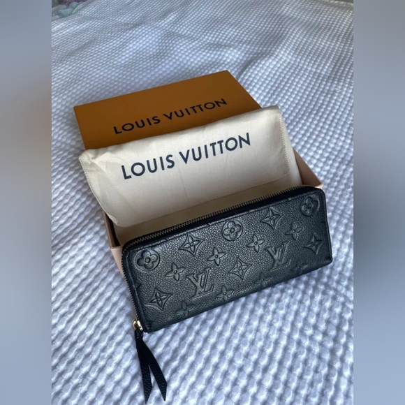 Louis Vuitton Clémence Wallet - Picture 1 of 9